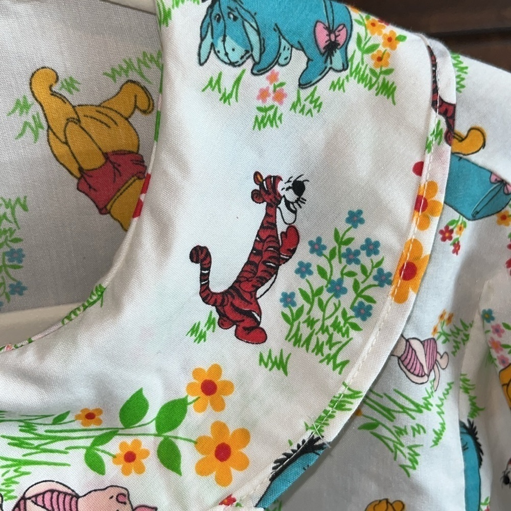 Adorable vintage Winnie the Pooh Piglet Eyore button down sleep top blouse m - Picture 11 of 14
